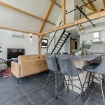 Thatched Luxury Leisure Farm For 6 People Dom wakacyjny