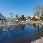 Dom wakacyjny Thatched Luxury Leisure Farm For 6 People