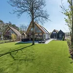 Thatched Luxury Leisure Farm For 6 People Dom wakacyjny