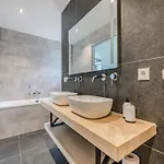 Thatched Luxury Leisure Farm For 6 People * Baarle-Nassau