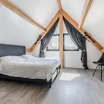 Dom wakacyjny Thatched Luxury Leisure Farm For 6 People