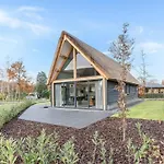 Dom wakacyjny Thatched Luxury Leisure Farm For 6 People Baarle-Nassau