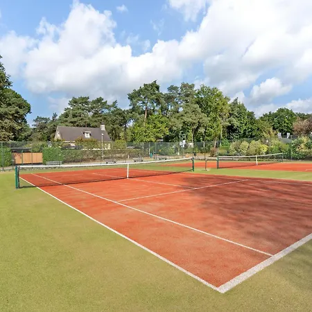 Thatched Luxury Leisure Farm Suitable For Up To 6 People Nr 669