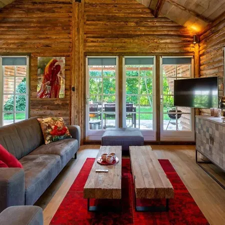Thatched Luxury Leisure Farm For 6 People * בארלה-נוסאו