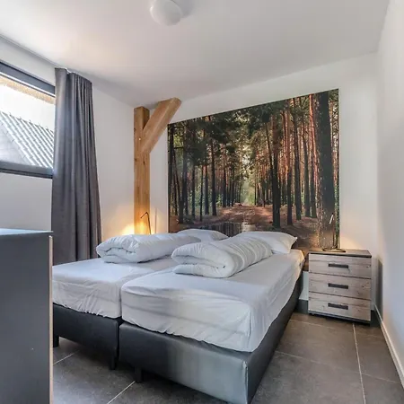 Casa de Férias Thatched Luxury Leisure Farm For 6 People *