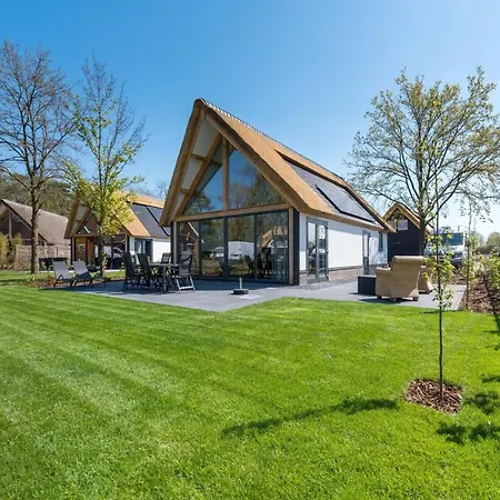 Thatched Luxury Leisure Farm For 6 People Ferienhaus *