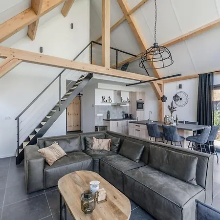 Thatched Luxury Leisure Farm For 6 People Casa de Férias