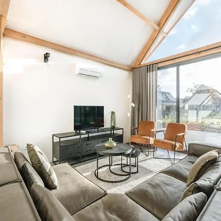 Thatched Luxury Leisure Farm For 6 People Casa de Férias