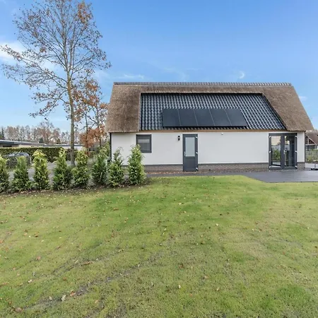 Thatched Luxury Leisure Farm For 6 People *
