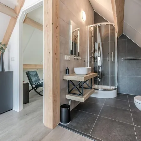 Thatched Luxury Leisure Farm For 6 People *