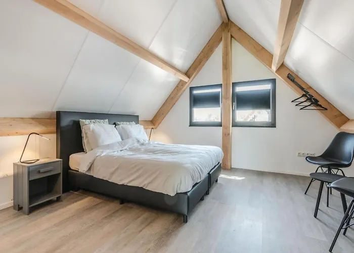 Dom wakacyjny Thatched Luxury Leisure Farm Suitable For Up To 6 People Nr 669 *