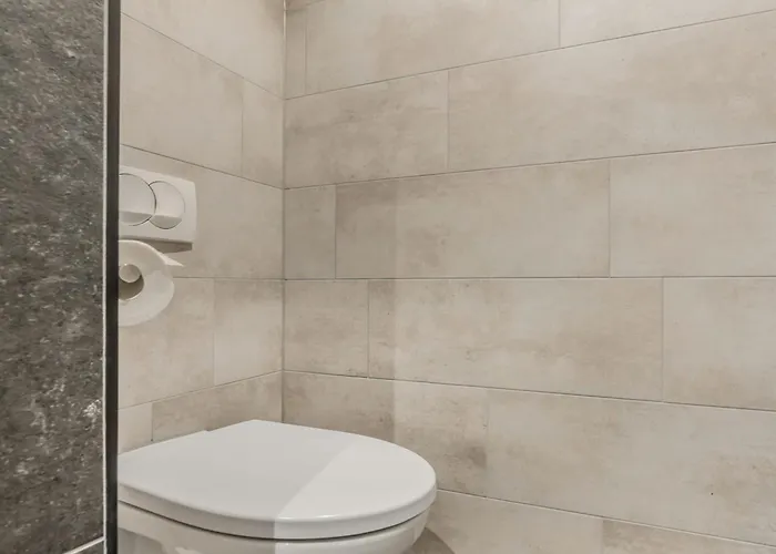 Thatched Luxury Leisure Farm Suitable For Up To 6 People Nr 669 Σπίτι διακοπών